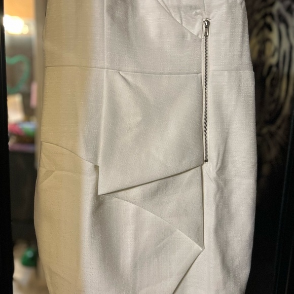 🤍🤍EUC-CLASSY ANGEL BIBA WHITE HALTER DRESS. ZIPS UP BACK. SZ 8🤍🤍 - Picture 4 of 8